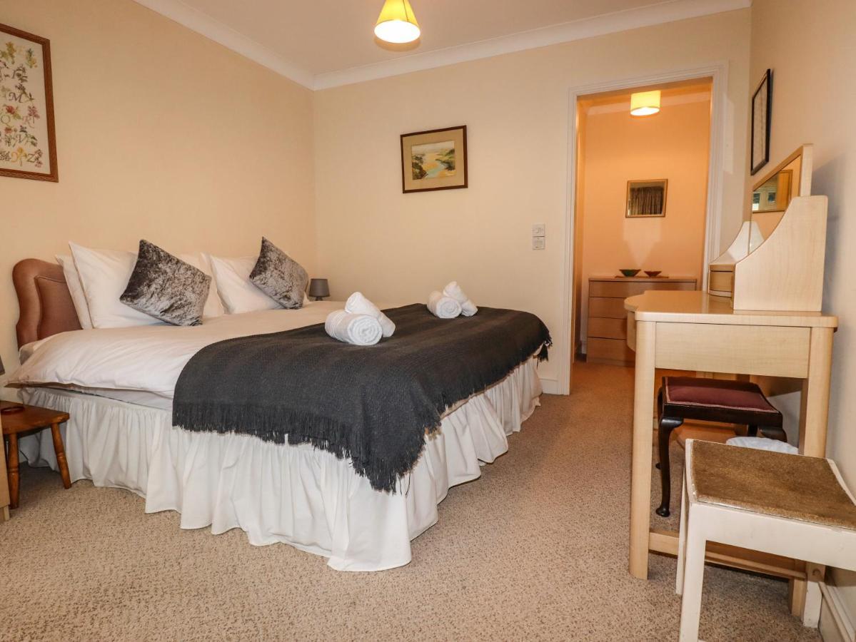 2 Riverside Crescent New Quay