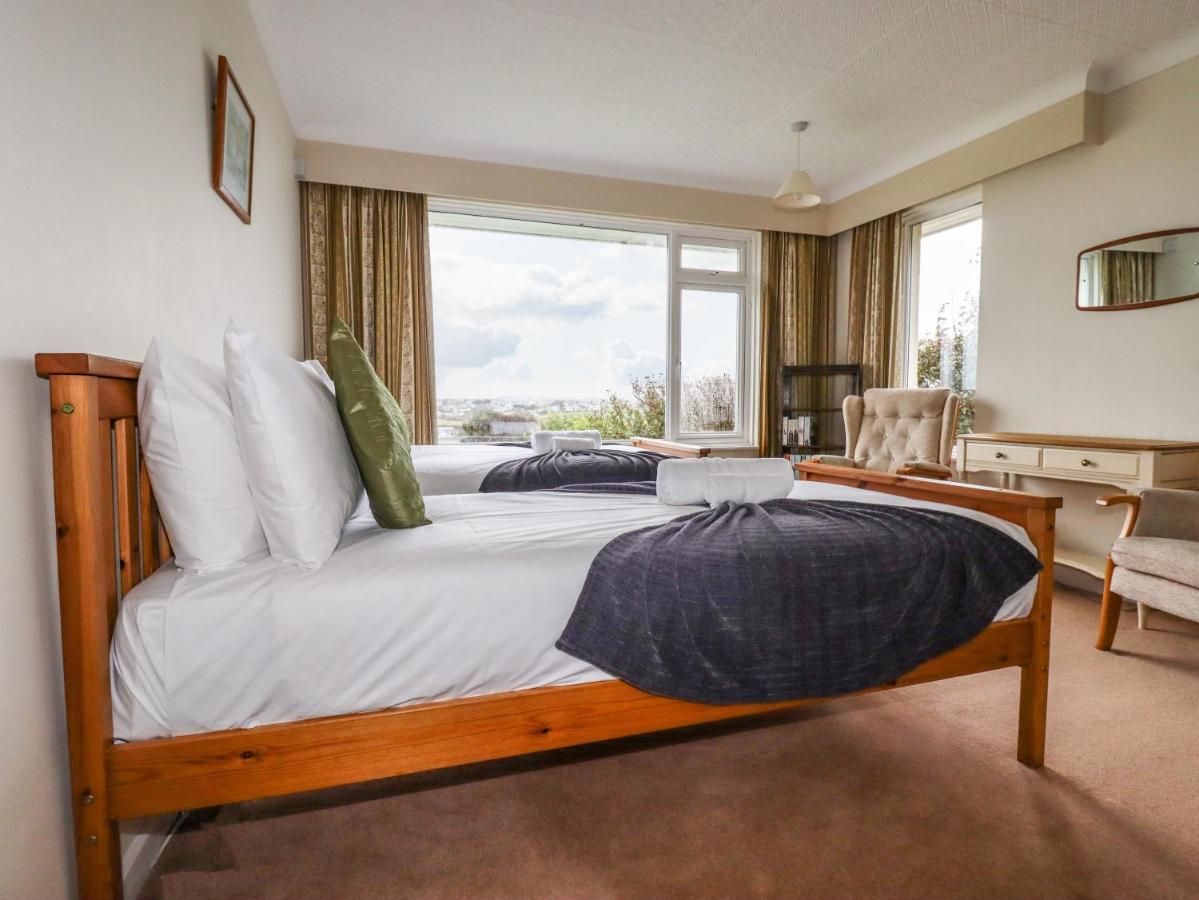 2 Riverside Crescent New Quay
